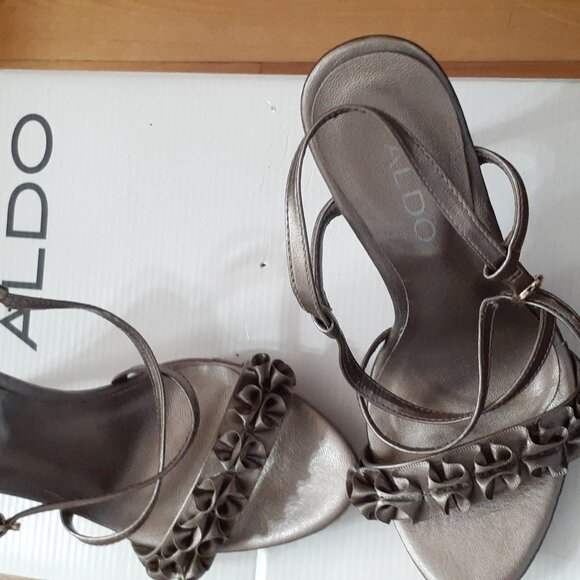 Sandales talons 3pouces bronze taille 36 - Picture 1 of 6